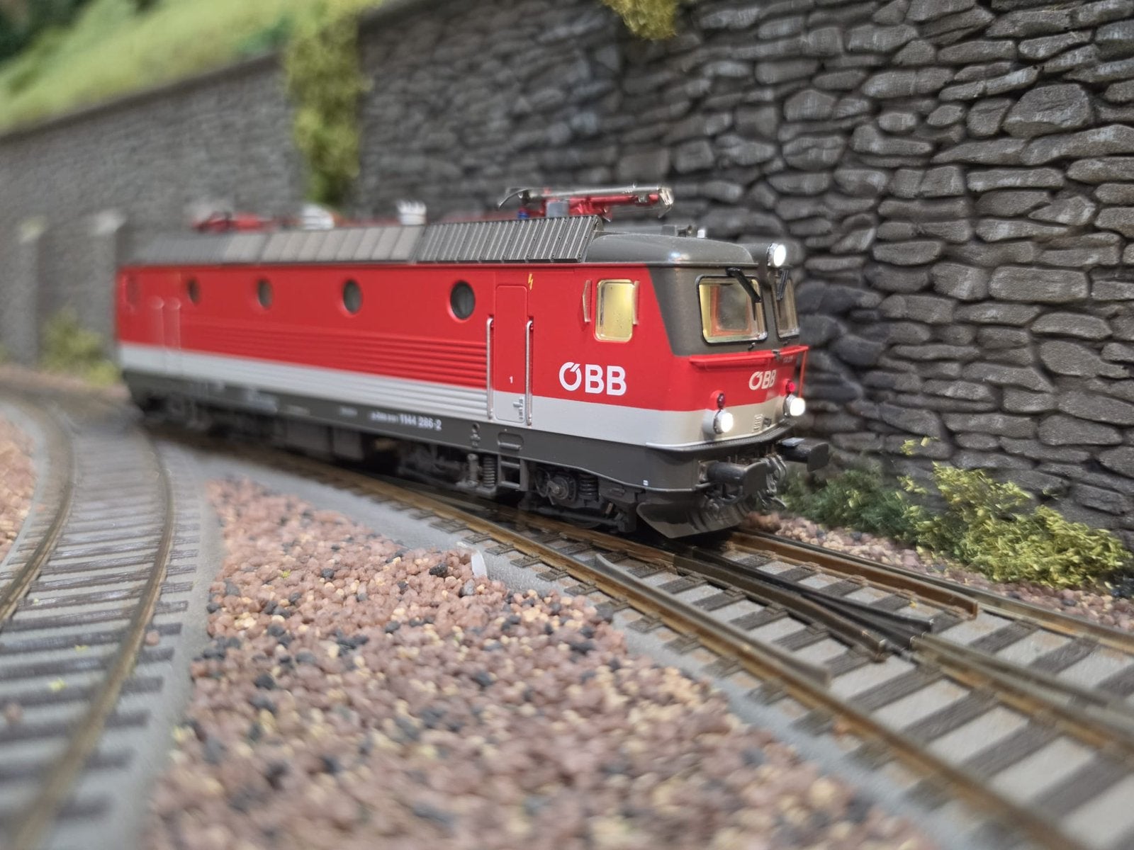 Roco ÖBB 1144 DC sound, Hobby en Vrije tijd, Modeltreinen | H0, Ophalen of Verzenden, Zo goed als nieuw, Roco, Gelijkstroom