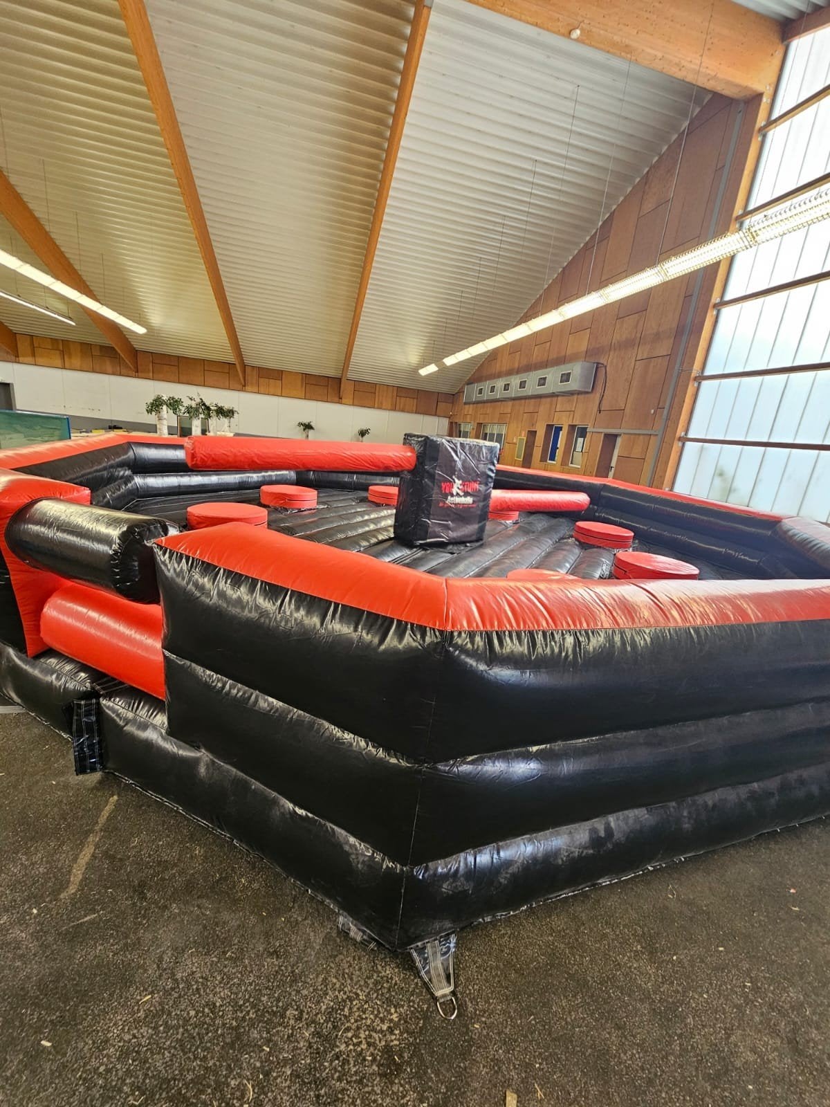 springkussen last man standing, Ophalen, Zo goed als nieuw