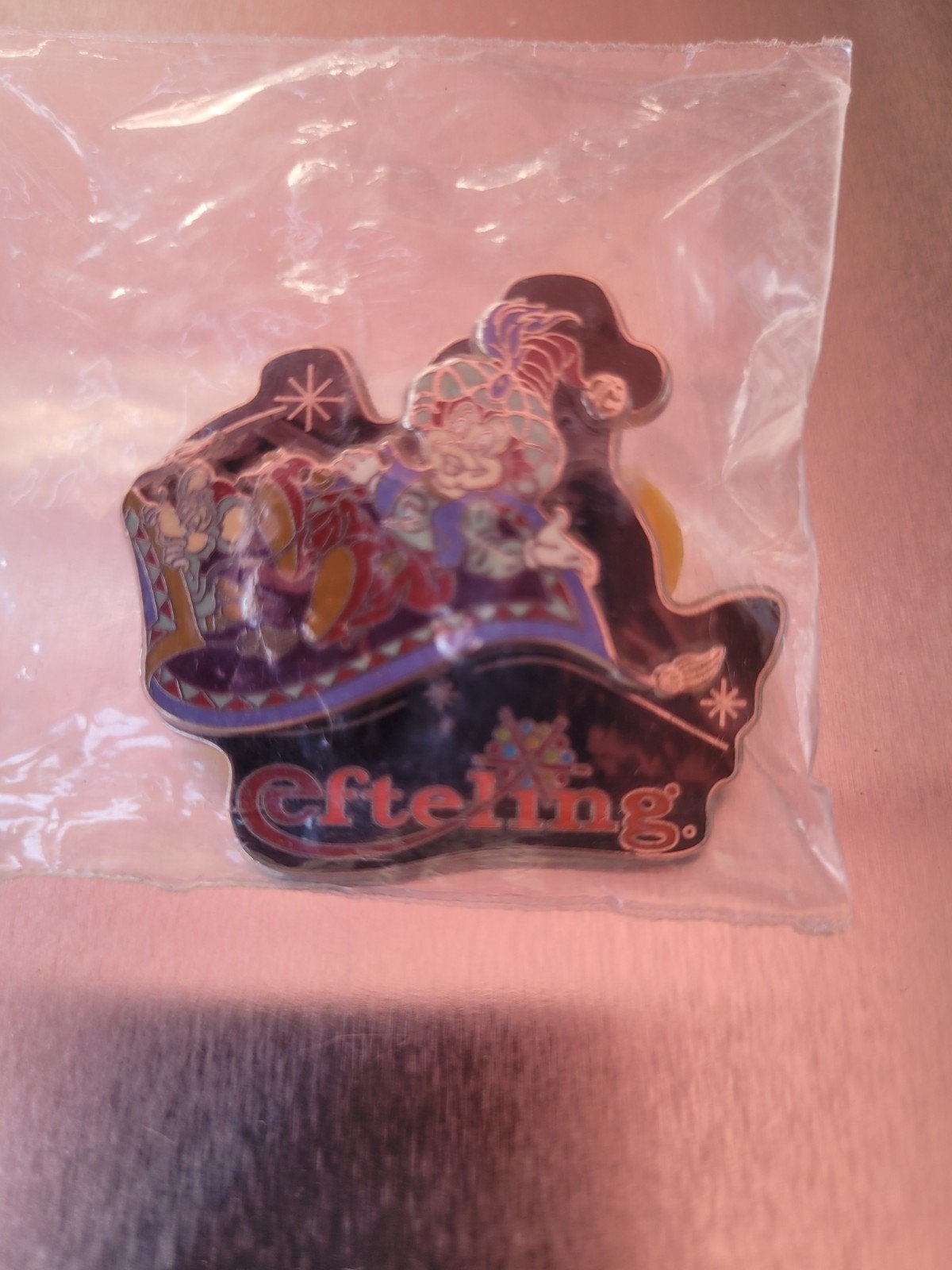 Efteling Pin Pardoes op Vliegend Tapijt, Verzamelen, Efteling, Ophalen of Verzenden, Nieuw, Button of Speldje