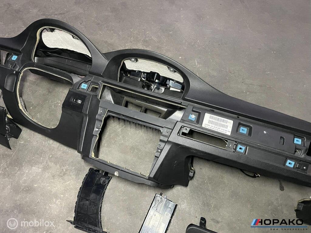 Dashboard + bekerhouders BMW 3 serie E90 E91 E92 E93 | zwart, Gebruikt, Einsteinlaan 5 rijswijk, Bmw, Ophalen of Verzenden
