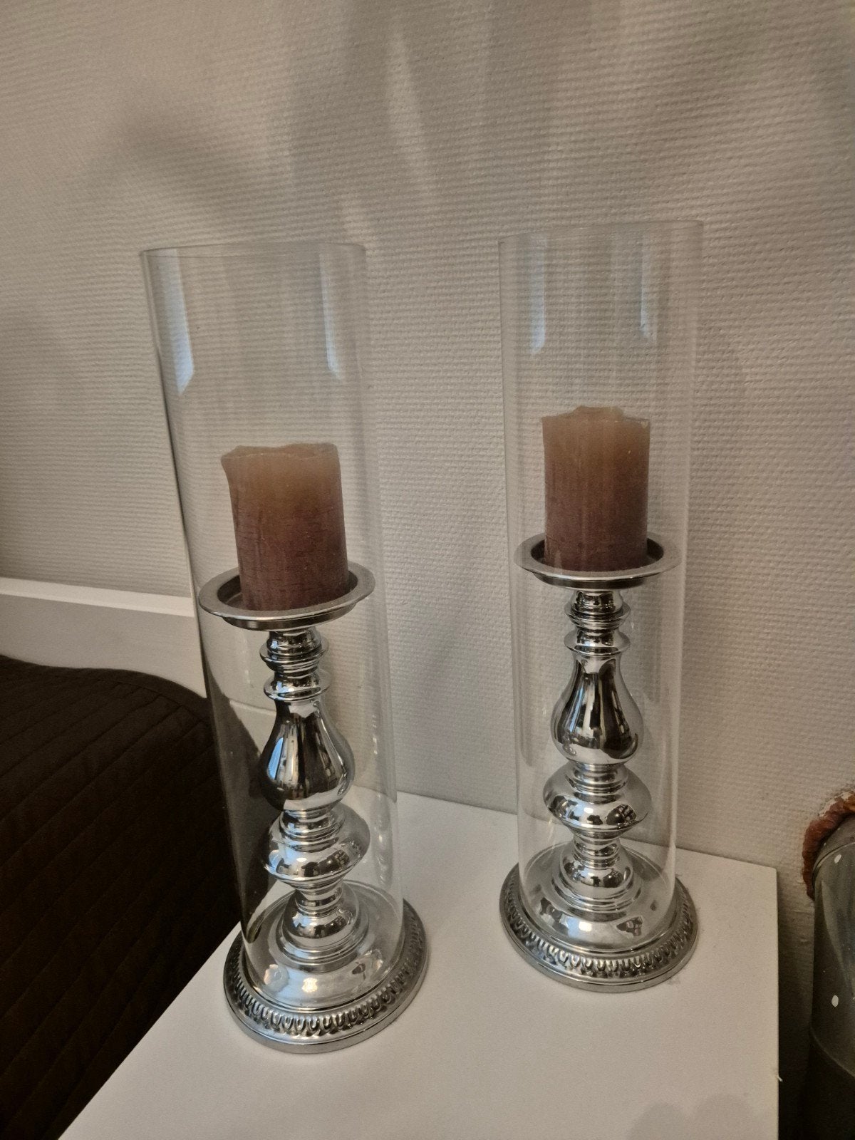 Set van 2 zilverkleurige kandelaars met glazen cilinder, Ophalen, Zo goed als nieuw, Metaal, Kandelaar