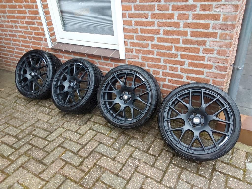 Sparco 5x100 18 inch ET 35 velgen met Bridgestone banden., Auto-onderdelen, Banden en Velgen, Ophalen, 18 inch, Gebruikt, Banden en Velgen