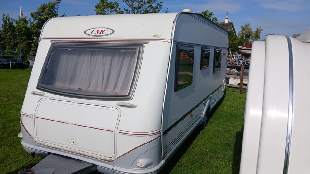 LMC enkele bedden, Caravans en Kamperen, Caravans, Particulier, tot en met 4, Rondzit, Airco, Douche, Kachel, Koelkast, Luifel