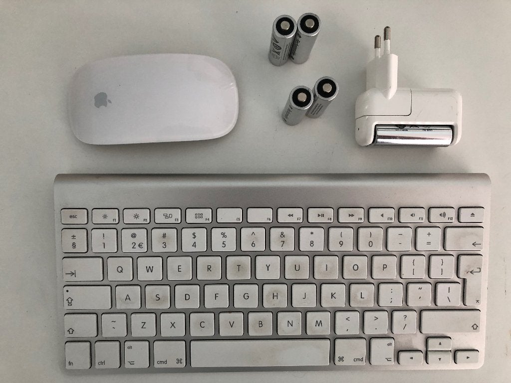 Apple Magic Mouse en Toetsenbord (draadloos) + oplader, Computers en Software, Toetsenborden, Gebruikt, Toetsenbord en muis-set