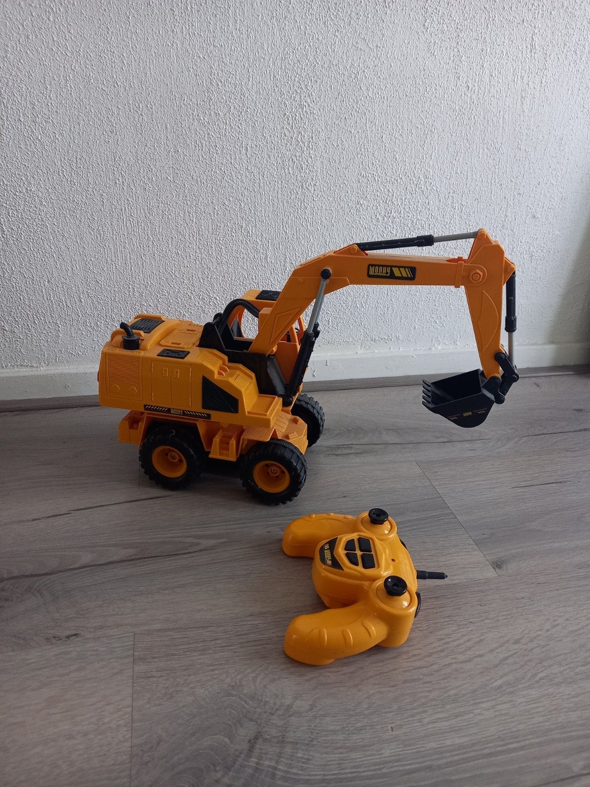Wonky RC Graafmachine - Zo goed als nieuw, Elektro, Auto offroad, Ophalen of Verzenden, Zo goed als nieuw