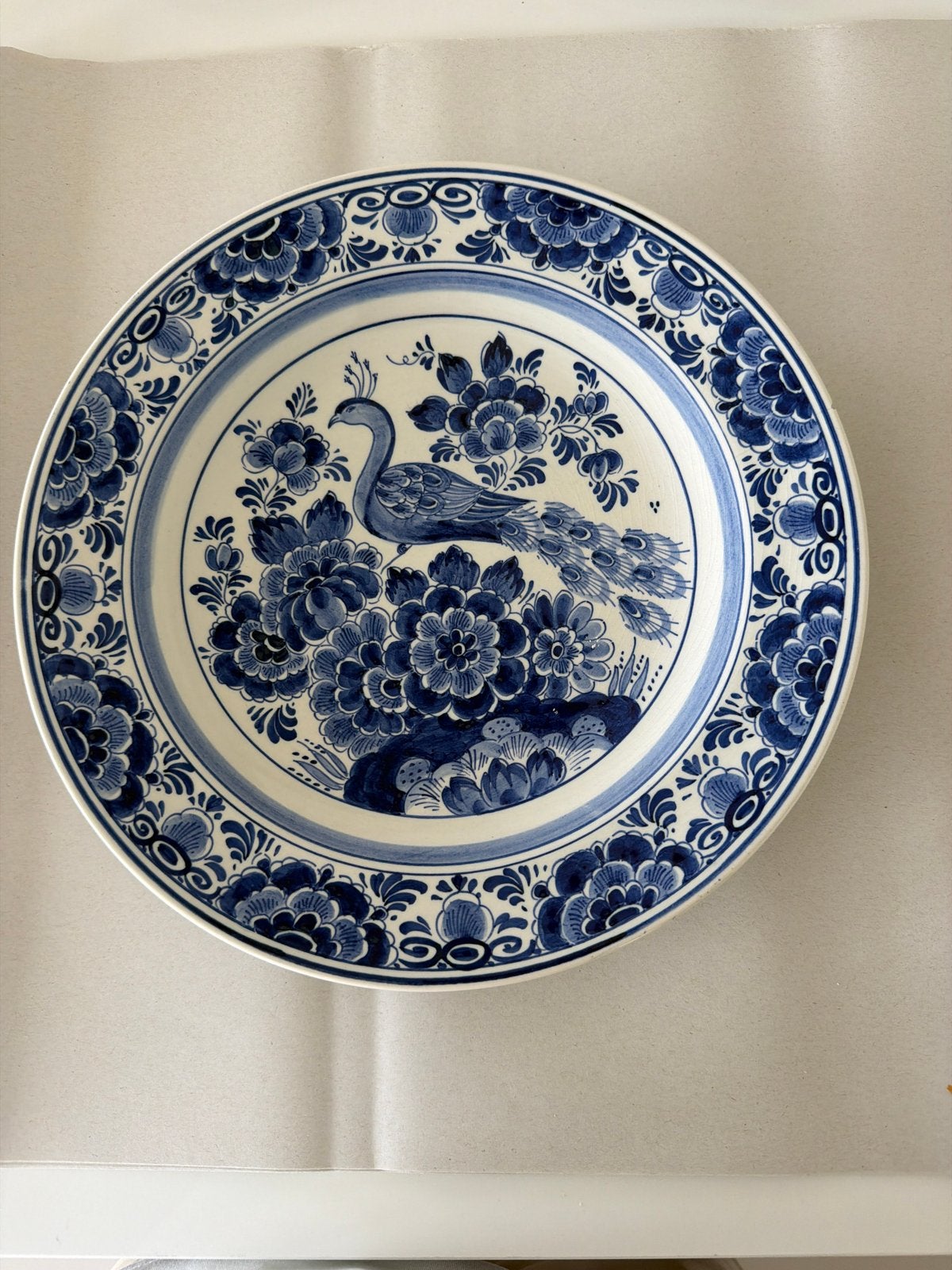 Delfts Blauw Wandbord met Pauw en Bloemen, Ophalen of Verzenden