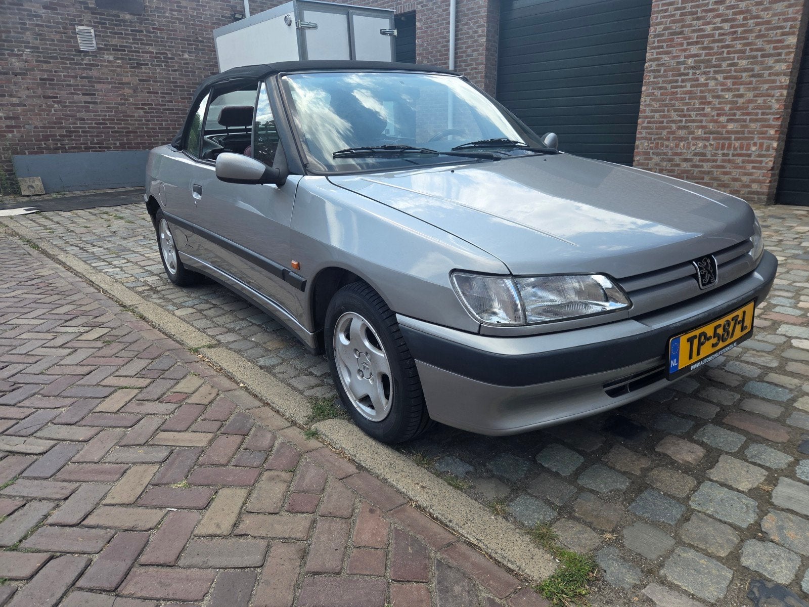 Peugeot 306 Cabrio 1.8 1996 Grijs Nieuwe Apk!!, Auto's, Voorwielaandrijving, Cabriolet, 4 stoelen, 100 pk