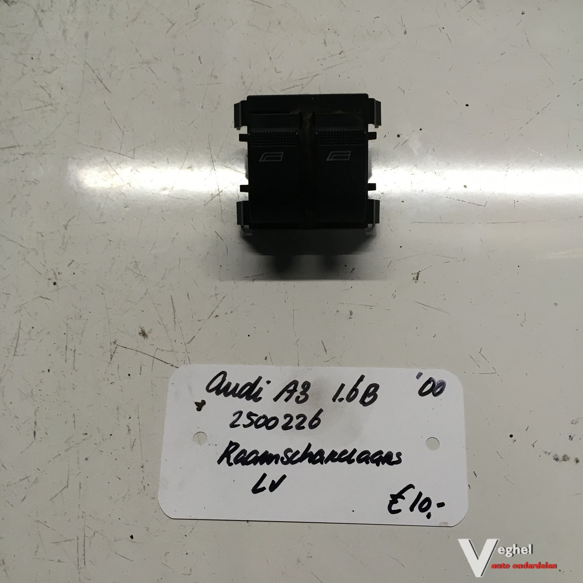 Audi A3 1.6 2000 2500226 Raamschakelaars Linksvoor