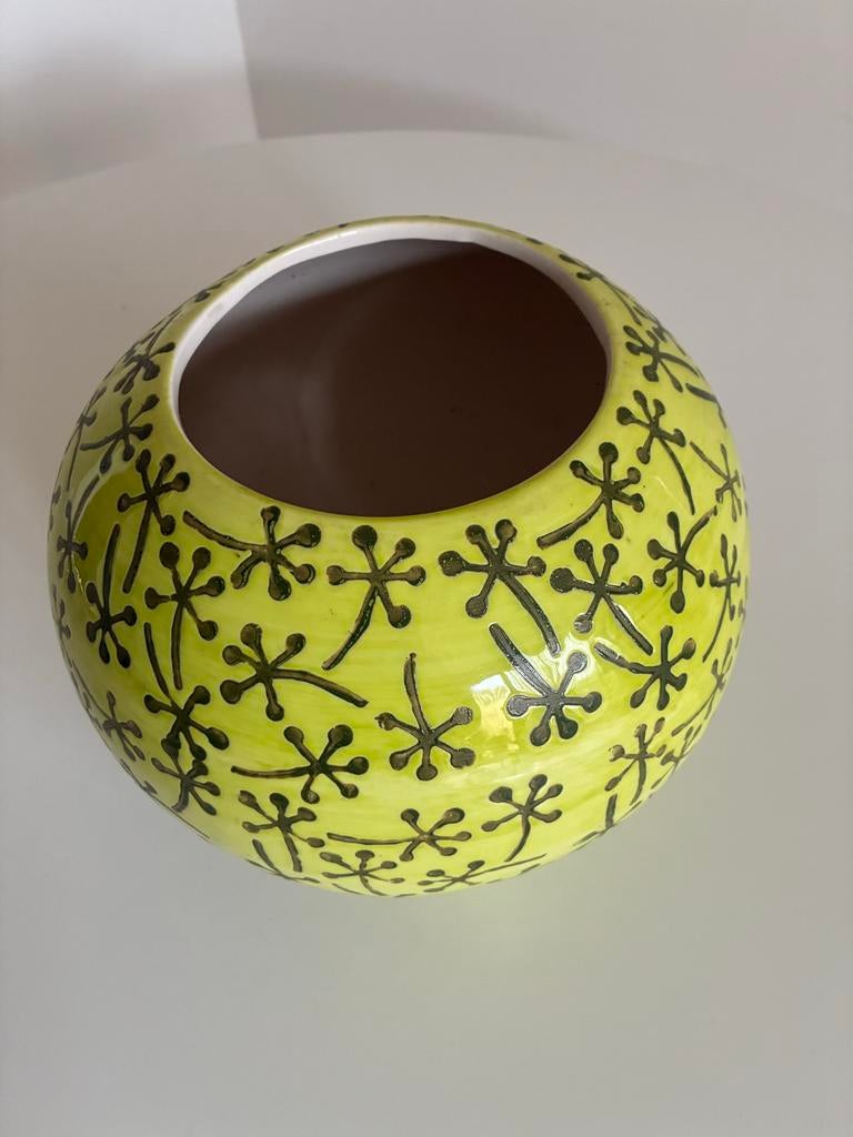 Groene vaas met ingebakken motiefjes, Ophalen, Gebruikt, Glas, Minder dan 50 cm