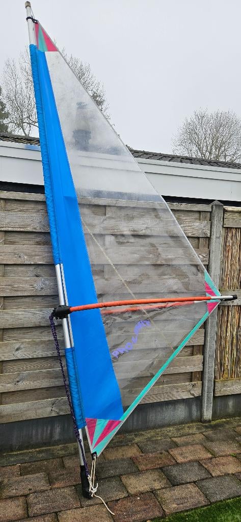 Een surf kinderzeil, een mast, een giek + overige spullen, Ophalen, Gebruikt, Overige typen