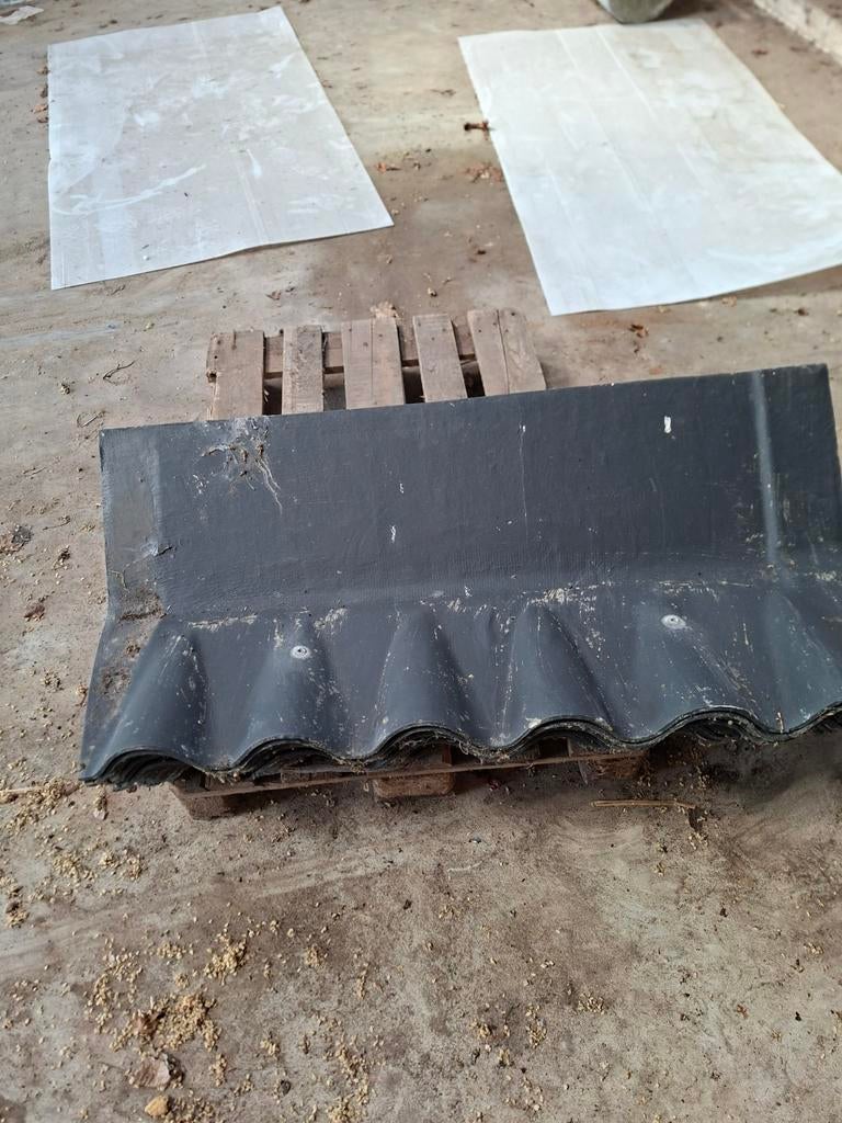Eternit golfplaten nok opzet stuk voor open nok. Muurstuk., Ophalen, Overige materialen, Zwart, Minder dan 5 m²