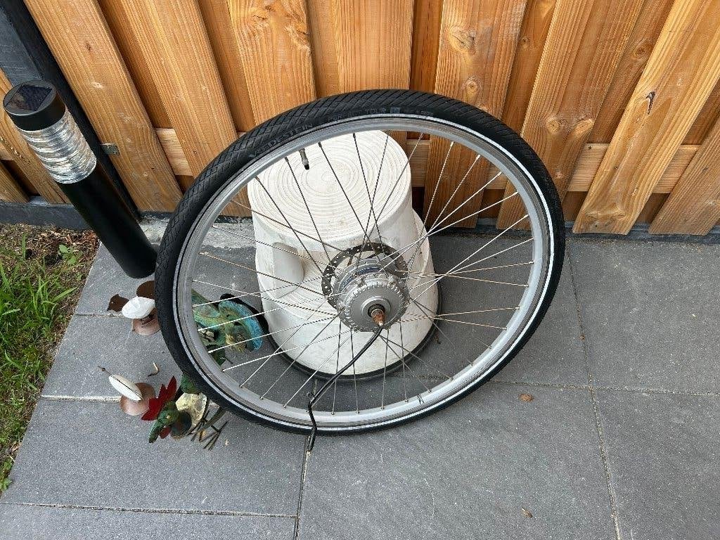 :Stella 28 inch voorwiel met motor PRO 40 D/ 6 pins, Elektrische fiets, Achterwiel Stella pro 40 D, Gebruikt, Ophalen of Verzenden