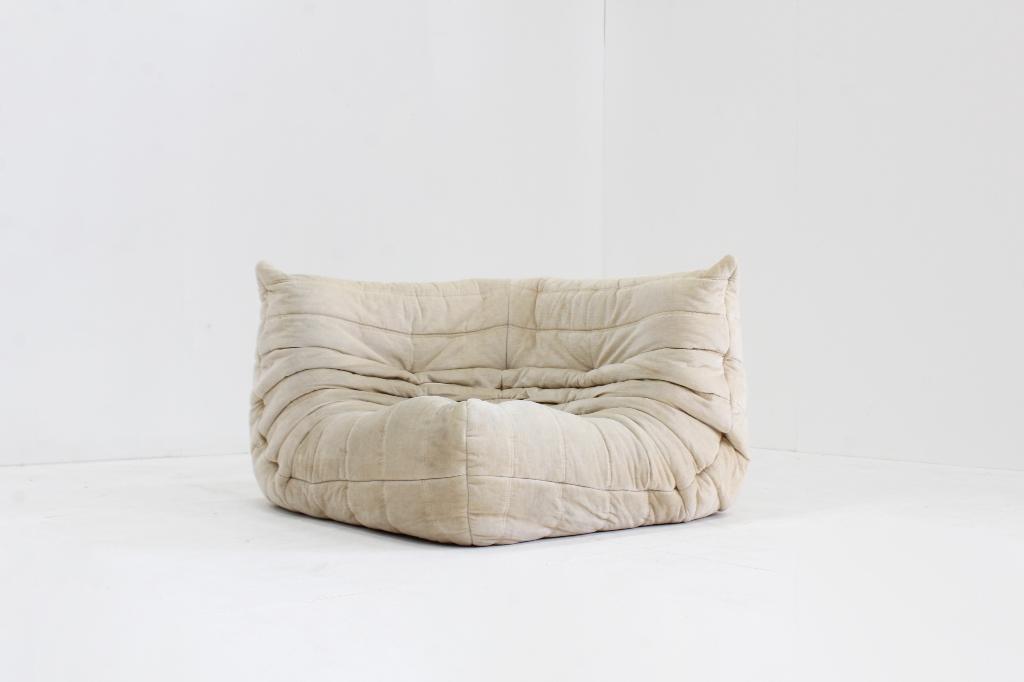 Vintage Togo Ligne Roset hoek fauteuil velours beige, Gebruikt, 75 tot 100 cm, Ophalen of Verzenden, Stof