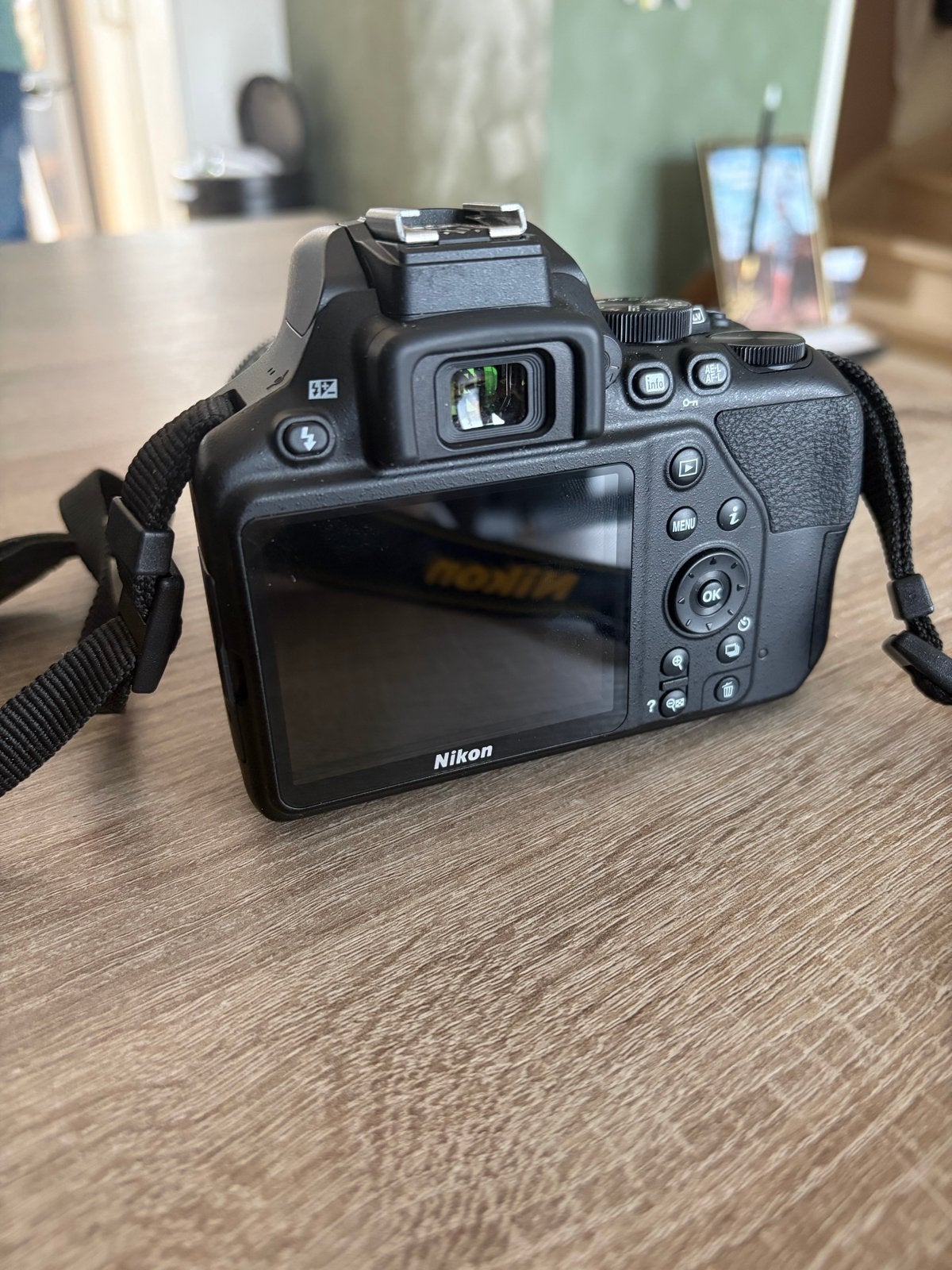 Nikon D3500 spiegelreflexcamera met accessoires, Spiegelreflex, Zo goed als nieuw, 4 t/m 7 keer, Accu