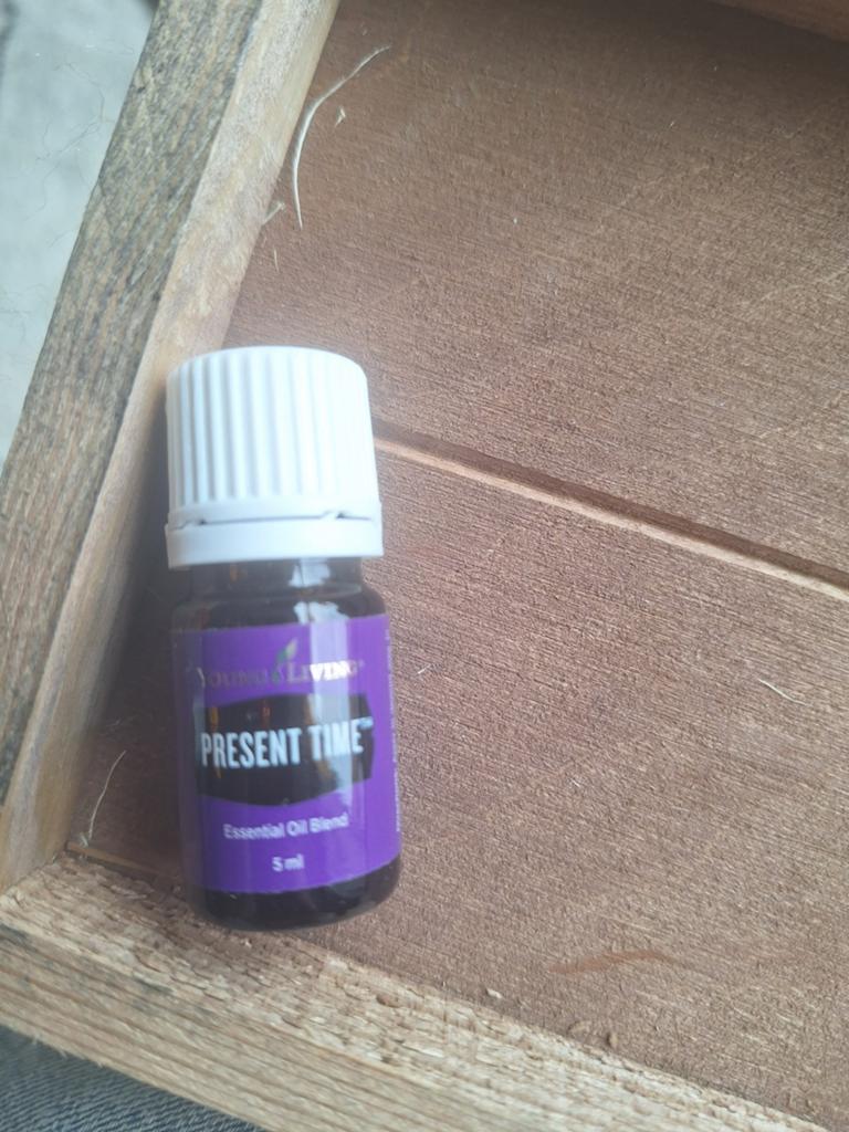 Young Living Present time, Ophalen, Aroma