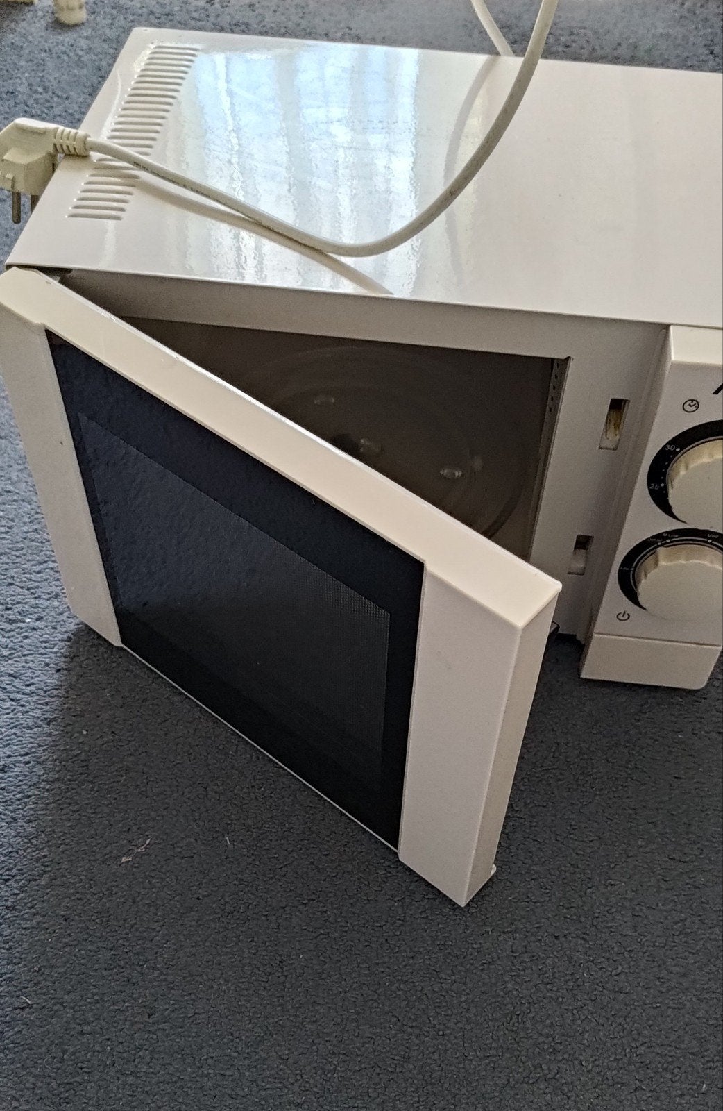Compacte AFK Magnetron MW-17.3 - 700W, 17L, Ophalen of Verzenden, Draaiplateau