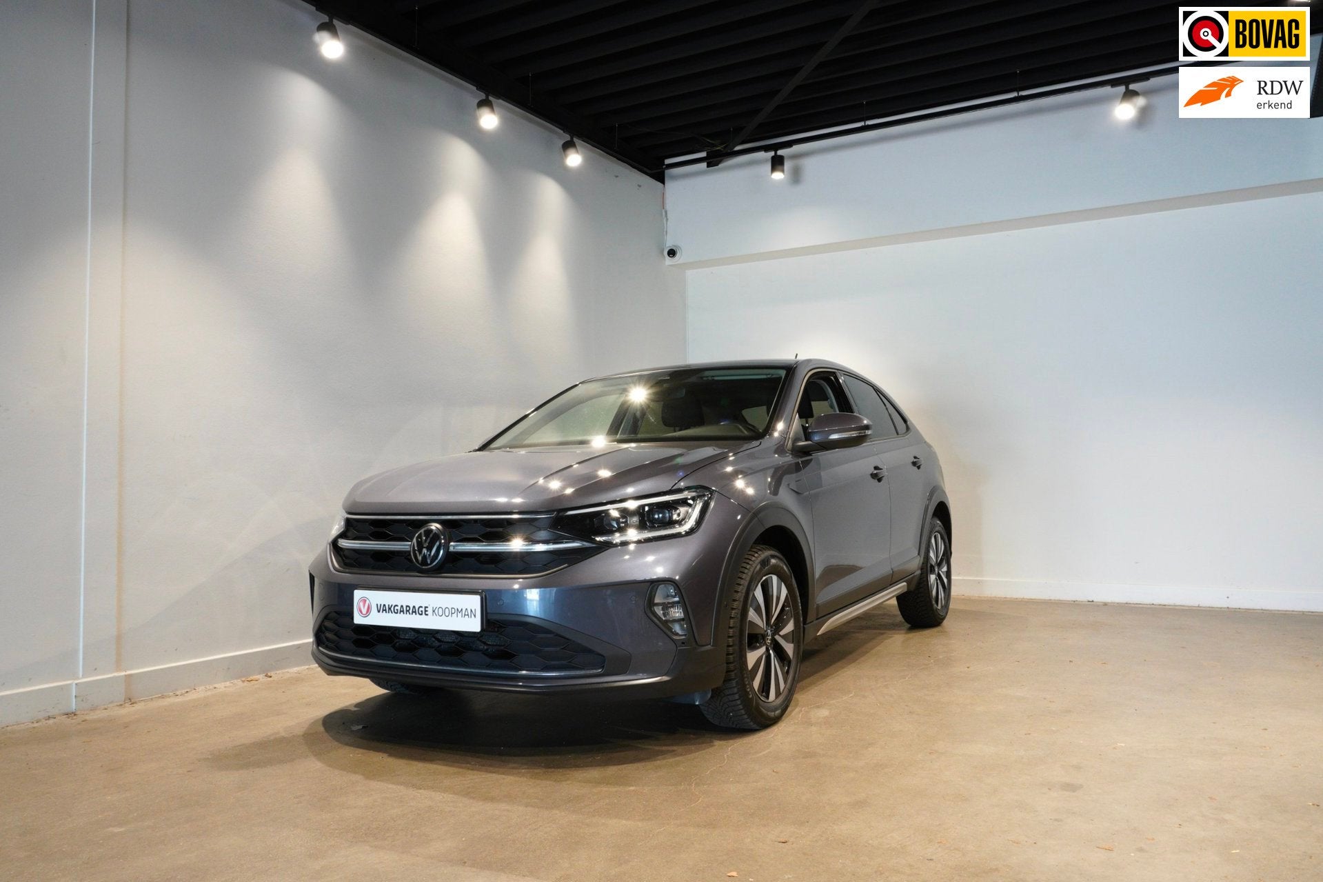 Volkswagen Taigo 1.0 TSI Life Business Pano|ACC|Stoelverwarm, Auto's, 1160 kg, Stof, Gebruikt, Bedrijf
