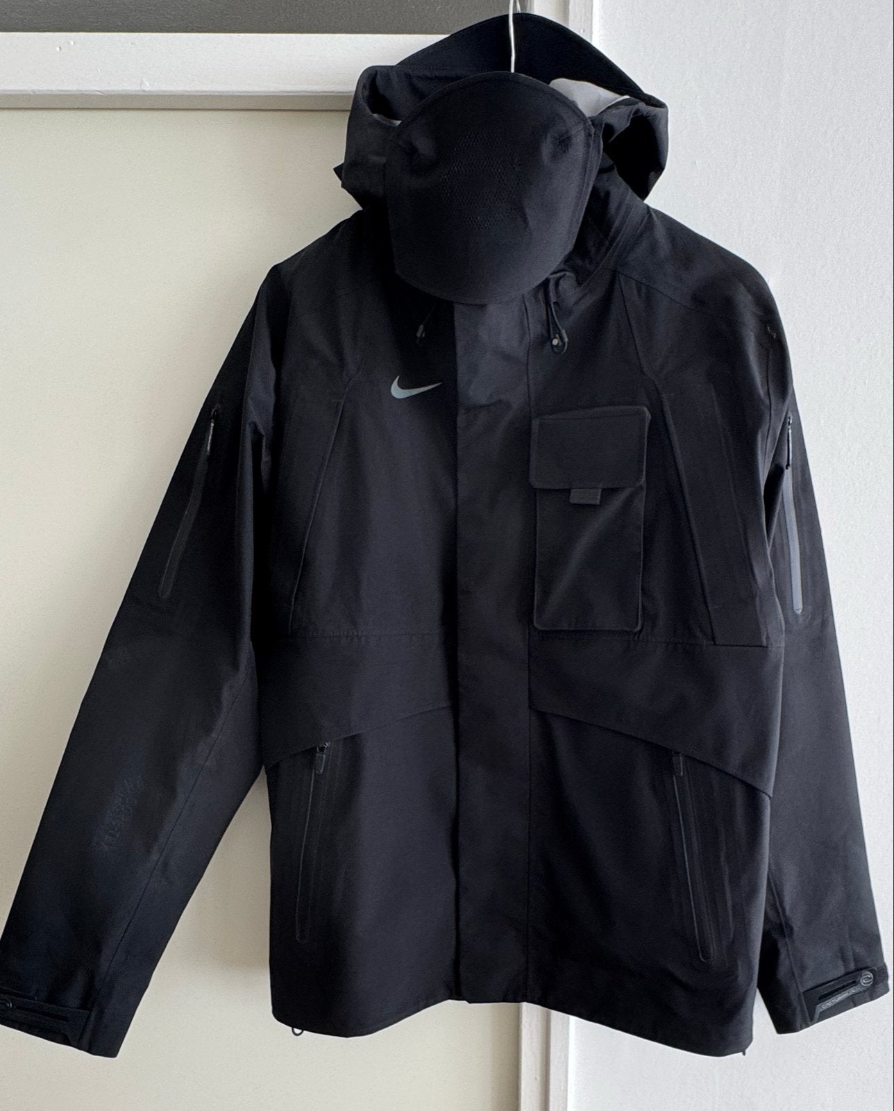 Nike x Cactus Jack Gore-Tex Infinium Jas Maat S, Verzenden, Zo goed als nieuw, Maat 46 (S) of kleiner, Zwart
