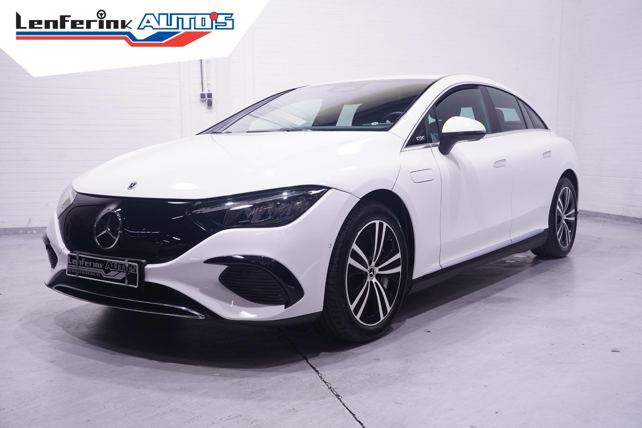Mercedes-Benz EQE 300 Apple Carplay DAB 2-Zone Clima LED ele, Auto's, Automaat, Achterwielaandrijving, Gebruikt, 607 km