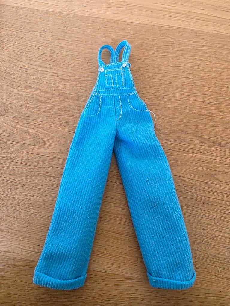 Barbie Cool Blue outfit tuinbroek, Verzamelen, Poppen, Ophalen of Verzenden, Gebruikt, Kleertjes