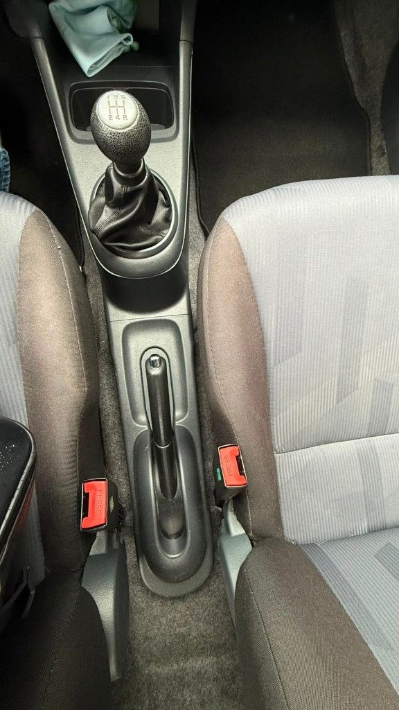 Foto 4 van Suzuki Alto 1.0 EASSS 5-drs (2013)- benzine- 4 nieuwe banden