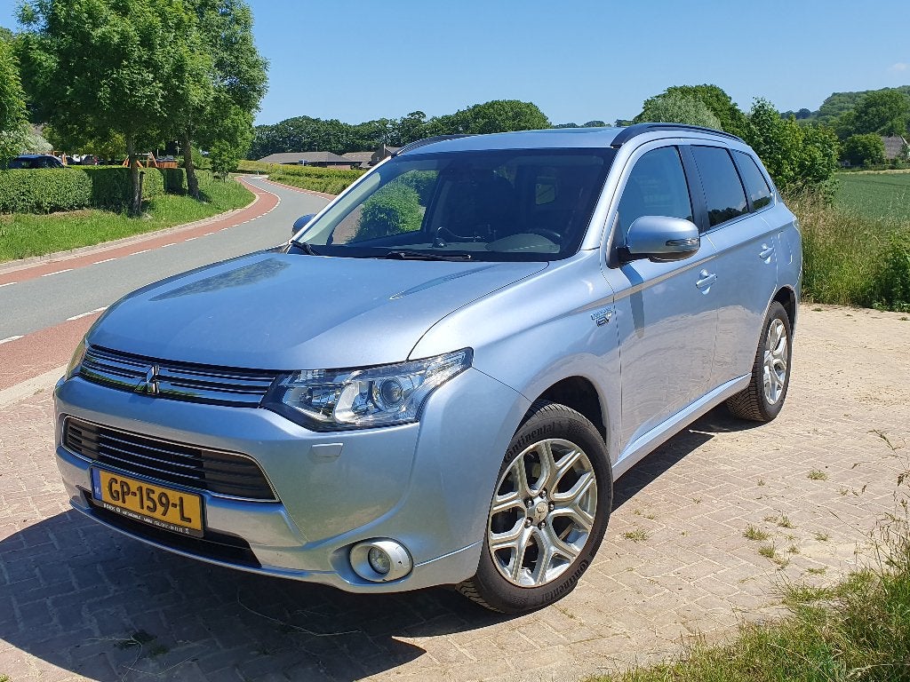 Mitsubishi Outlander 2.0 PHEV 4WD Auto, Outlander, Zwart, 4 cilinders, Blauw
