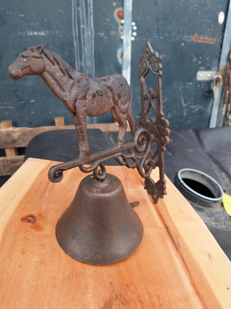 Gietijzeren bel met paard, Ophalen of Verzenden
