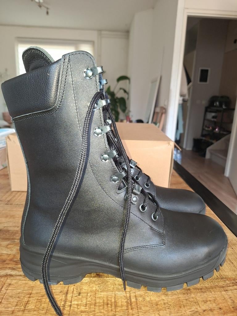 Neskrid Veiligheidsschoenen leger kisten Maat 42 -, Ophalen of Verzenden