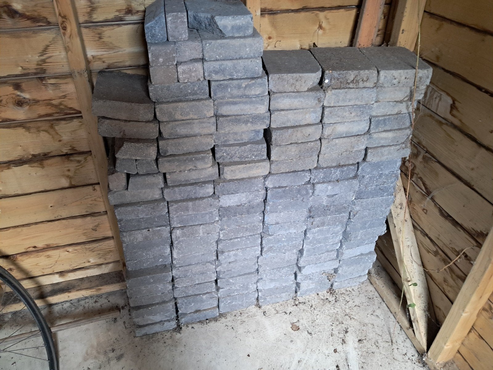 Gebruikte betonnen klinkers voor terras of oprit, Tuin en Terras, Tegels en Klinkers, Ophalen, Gebruikt, Klinkers, 5 tot 10 m²