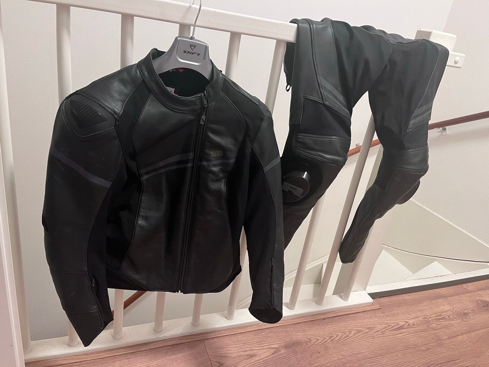 Tweedelig leren motorpak dames, Motoren, Ophalen of Verzenden, Tweedehands, Dames, Combipak