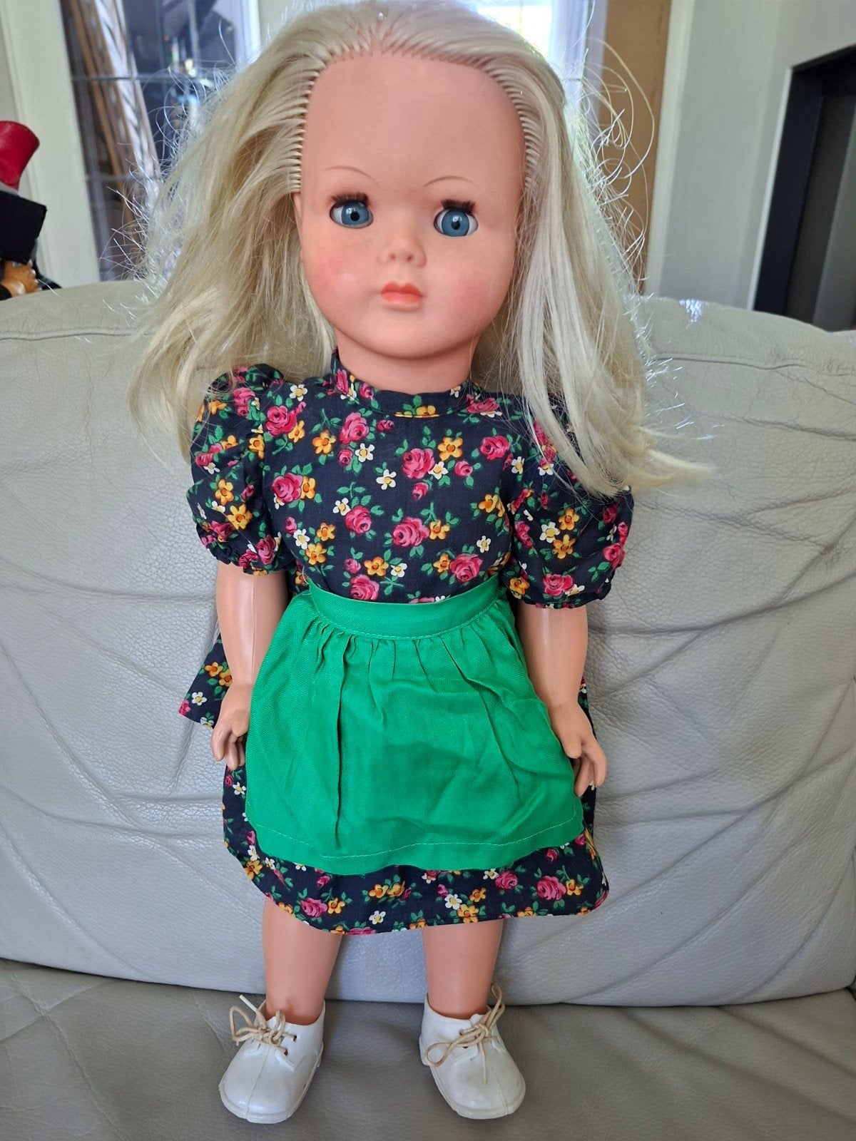 MMM Pop 50 cm Blond Haar, Blauwe Ogen, Huilfunctie, Ophalen of Verzenden
