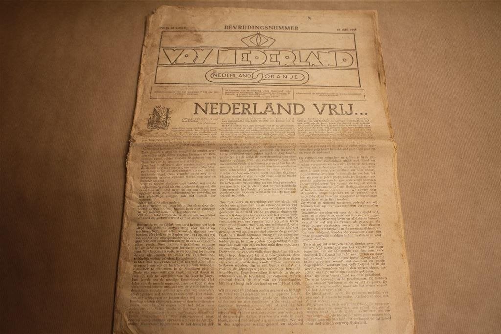 Krant - Vrij Nederland - Bevrijdingsnummer 17 mei 1945, Ophalen of Verzenden, Gelezen