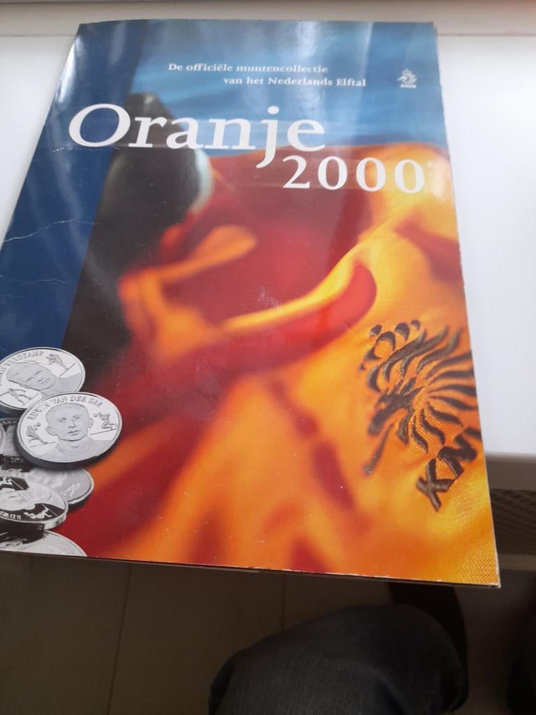 Oranje 2000 album op munten ziet er nieuw uit bieden vanaf, Ophalen of Verzenden, Overige binnenlandse clubs