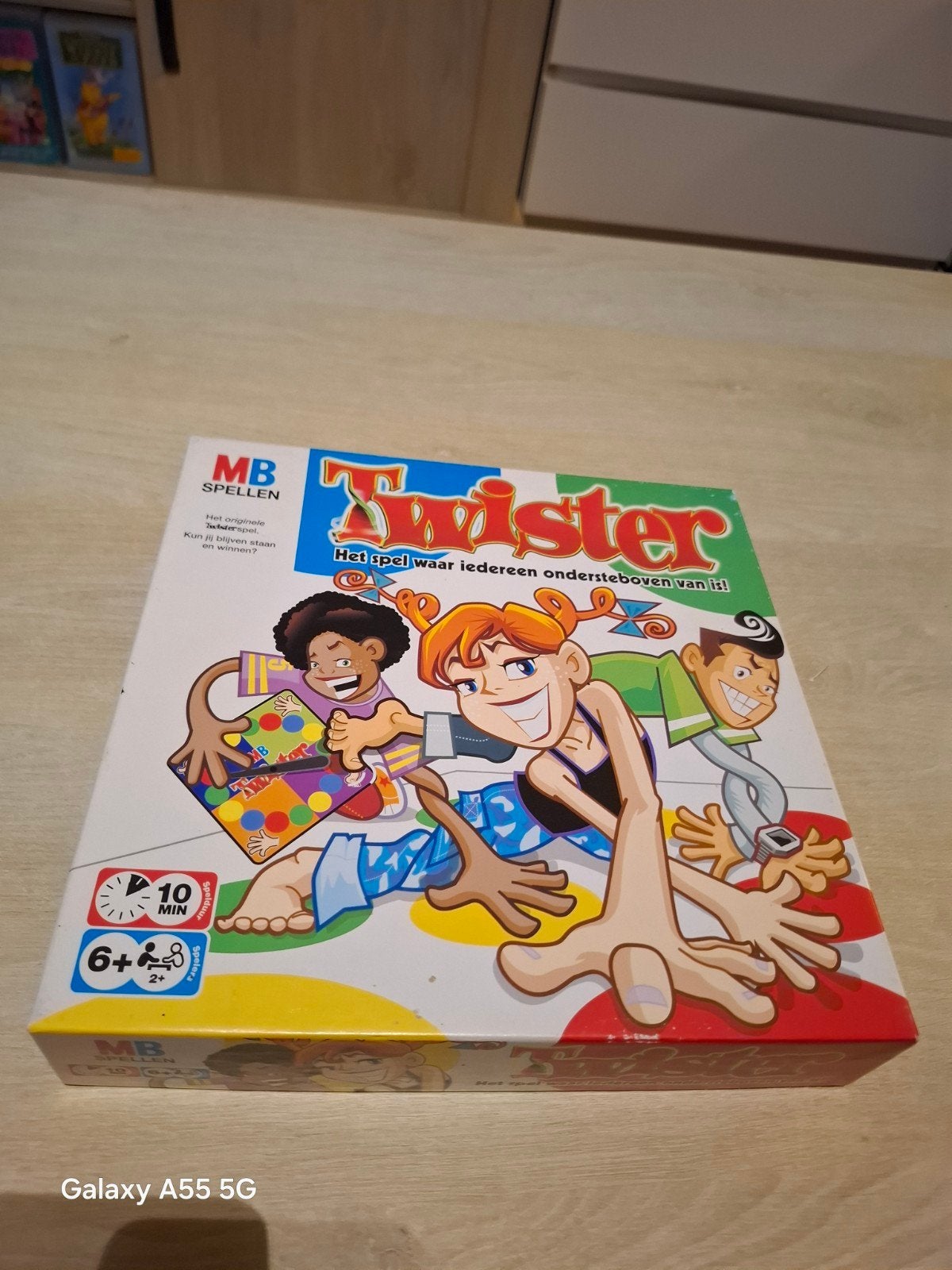 Twister spel - Het spel waar iedereen ondersteboven van is!, Ophalen of Verzenden, Mb, Nvt, Nvt