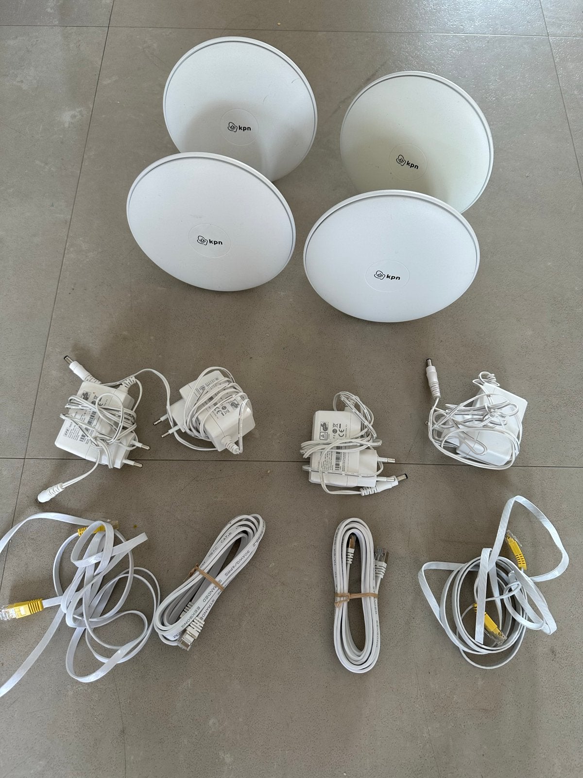 4x KPN SuperWifi punten met adapters en kabels, Ophalen of Verzenden, Gebruikt, Router