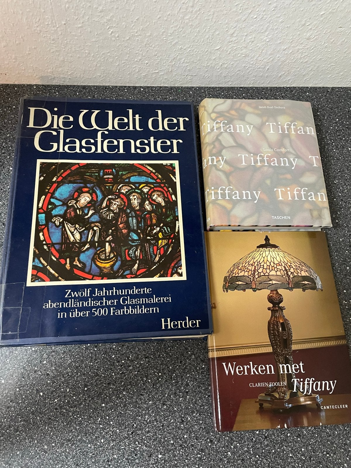 3 boeken over glas in lood en Tiffany technieken, Ophalen of Verzenden, Gelezen, Overige onderwerpen