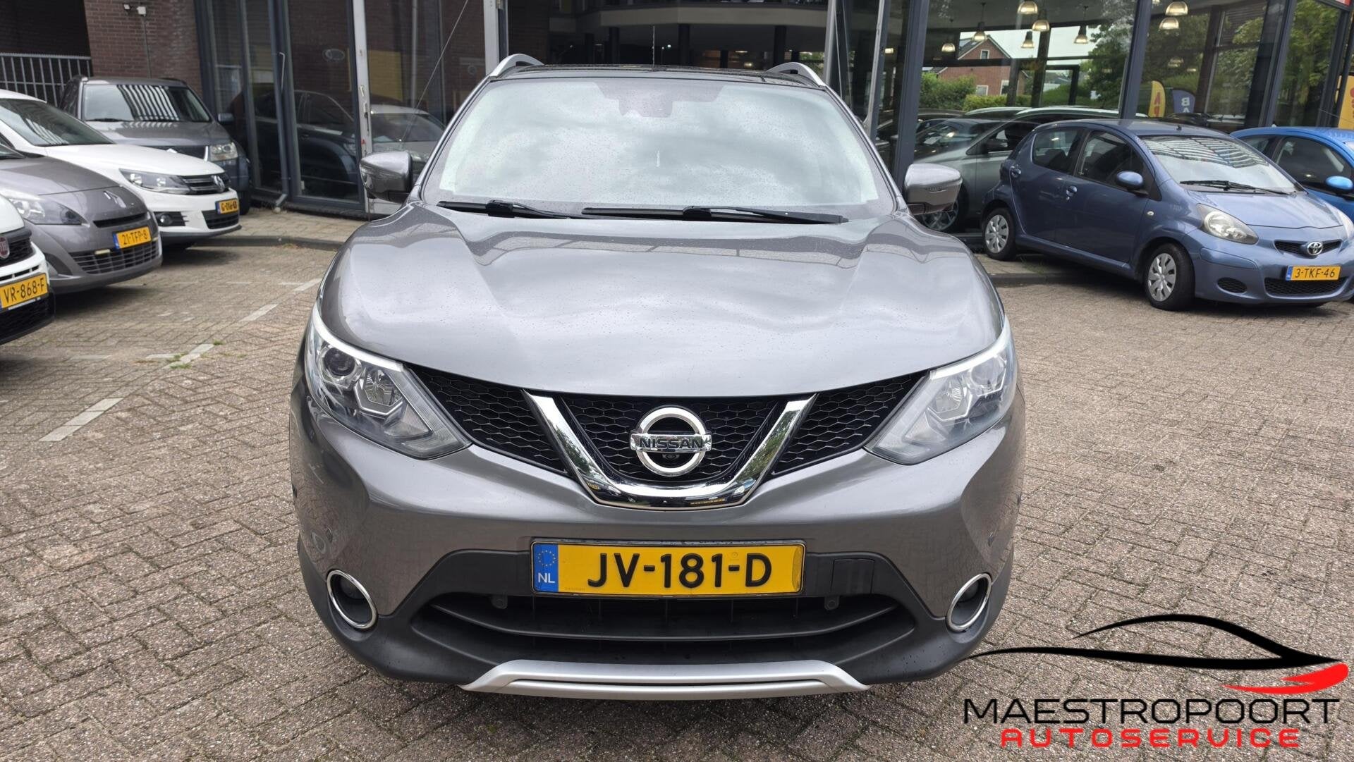Nissan Qashqai 1.2 Tekna – Panorama – Leer – 360° Cam, Voorwielaandrijving, Gebruikt, Euro 6, 4 cilinders