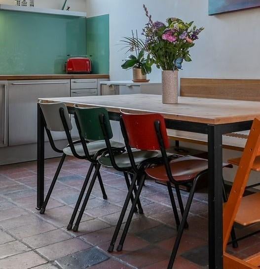 3 colourful dining chairs, sturdy and stackable, Huis en Inrichting, Stoelen, Ophalen, Gebruikt, Overige kleuren, Drie
