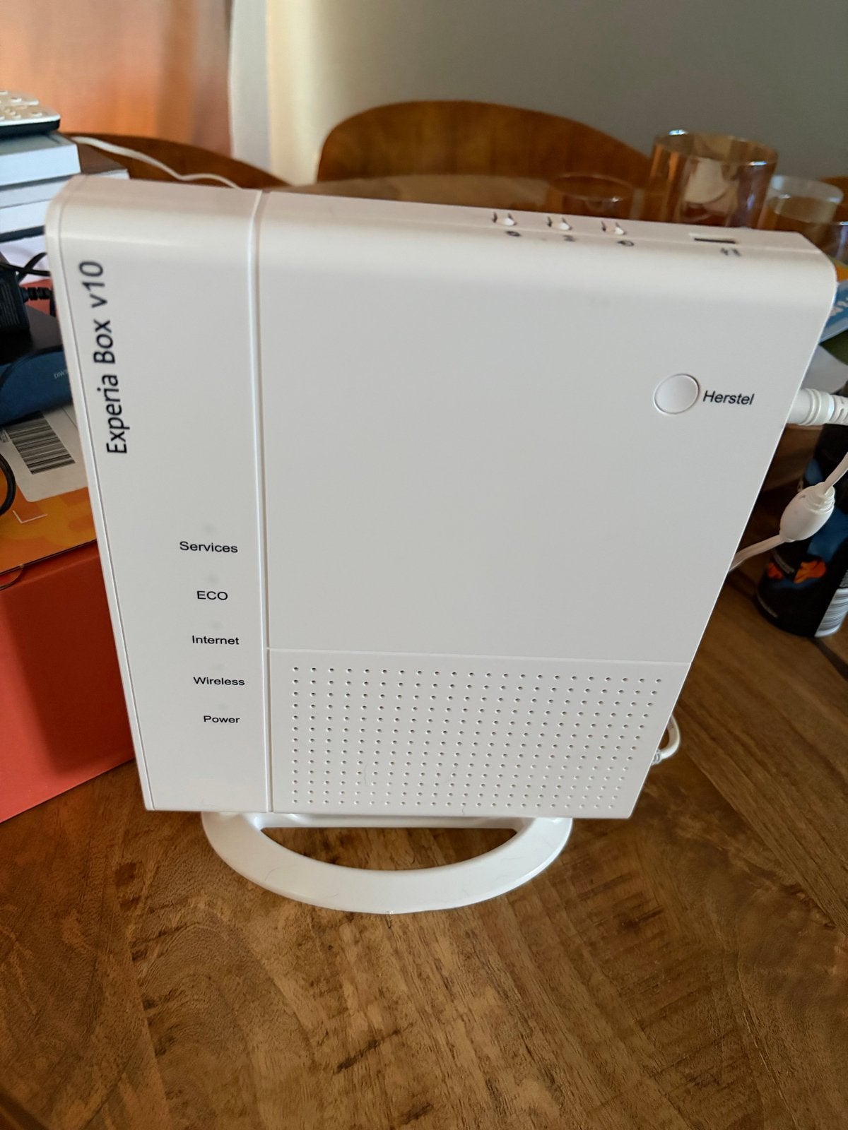 KPN Experia Box V10 Modem/Router, Computers en Software, Routers en Modems, Ophalen of Verzenden, Zo goed als nieuw, Router met modem
