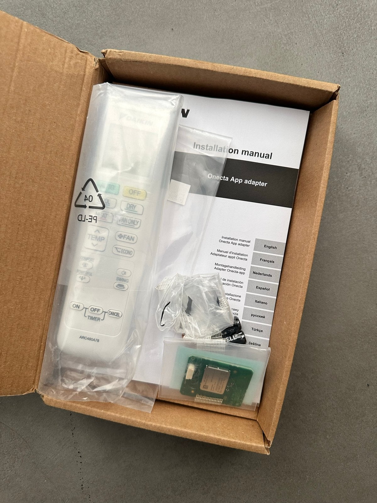 Daikin BRP069C47 WiFi Adapter en Afstandsbediening, Nieuw, 3 snelheden of meer, Ophalen of Verzenden, Afstandsbediening