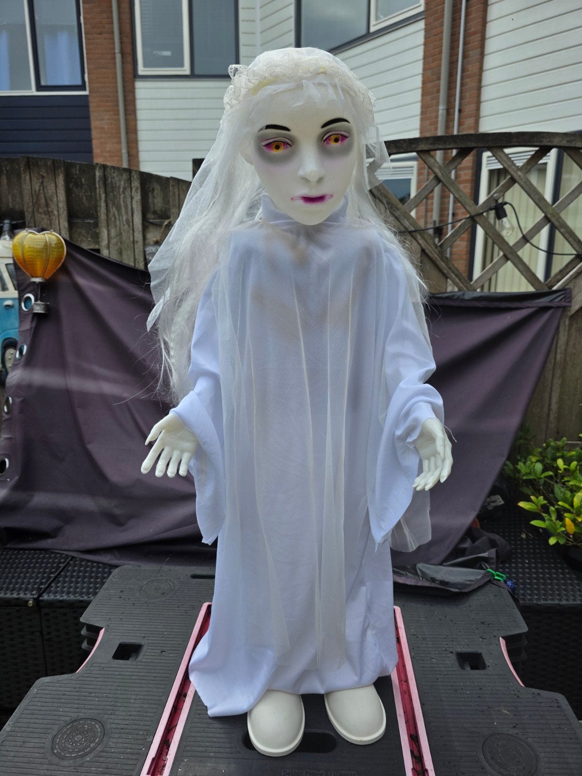 Halloween Bruid Pop met licht, beweging en geluid., Hobby en Vrije tijd, Ophalen of Verzenden, Gebruikt, Versiering, Halloween of Griezel