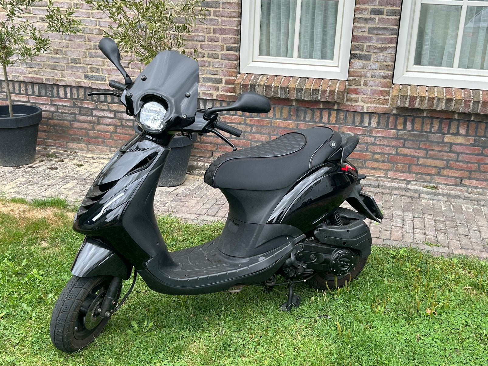 Piaggio zip 50 cc 4t snor, Fietsen en Brommers, Scooters | Piaggio, Ophalen, Zip, Zo goed als nieuw, Benzine