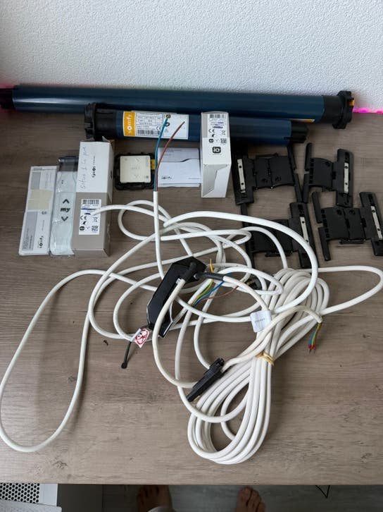 Somfy io Set: Oximo 50 S Auto + Maestria+ 50 + Zenders, Idk, Wit, Ophalen of Verzenden, Zo goed als nieuw