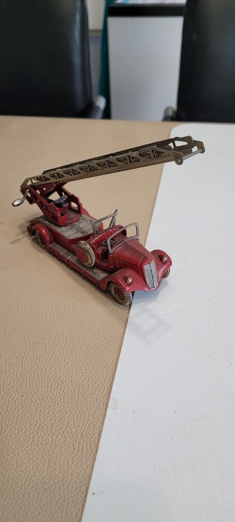 zeer oude dinky toys (11iv287/24), Ophalen of Verzenden, Auto, Dinky Toys