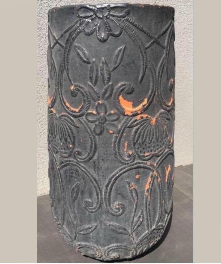 Mooie decoratieve bloempot met reliëf, HxD 57,5x27cm, 25 tot 40 cm, Gebruikt, Rond, Binnen