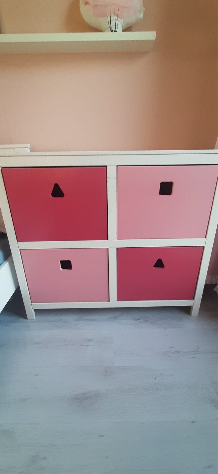 Leuk roze kastje met 4 lades, Ophalen