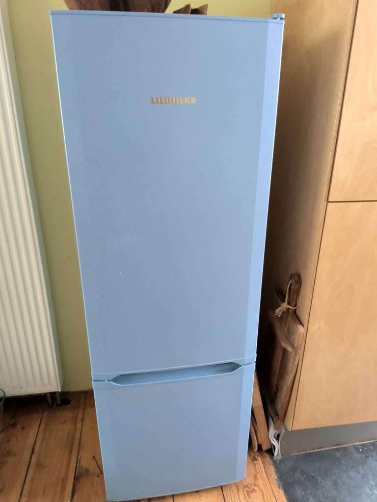 Jonge Liebherr koelkast (2,5 jaar), Witgoed en Apparatuur, Koelkasten en IJskasten, Ophalen, 100 tot 150 liter, Zo goed als nieuw
