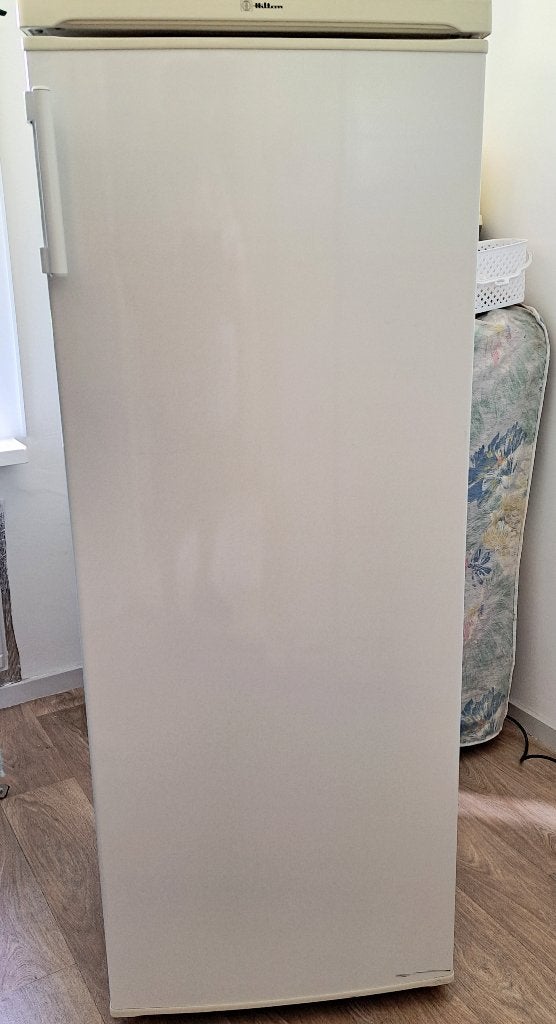 RUIME HILTON DIEPVRIESKAST - 6 LADEN- SCHOON & WERKT PRIMA, Gebruikt, Minder dan 60 cm, 140 tot 160 cm, Vrijstaand