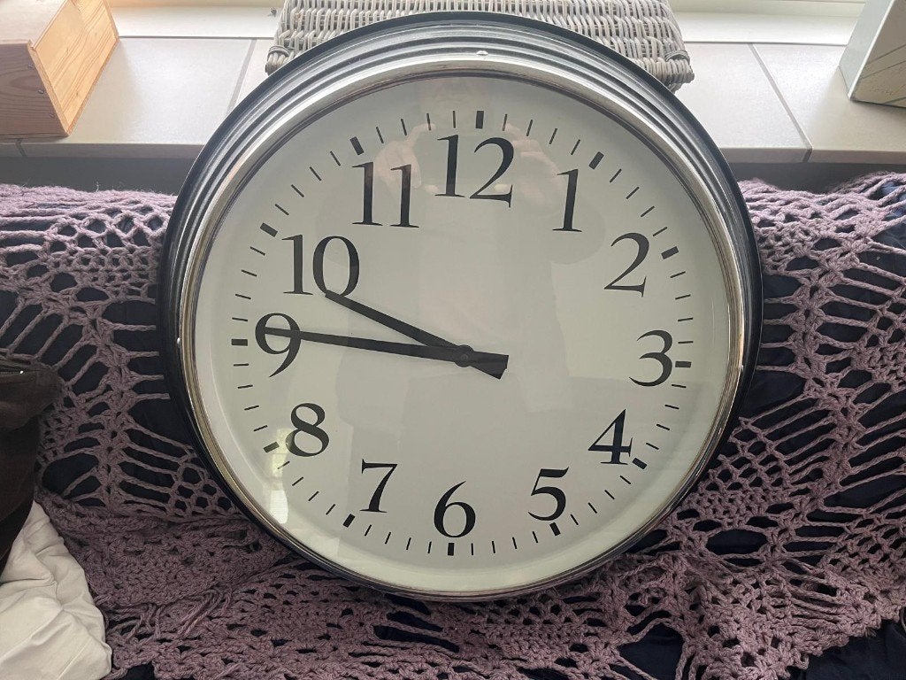 Wandklok, Ophalen of Verzenden, Gebruikt, Analoog, Wandklok