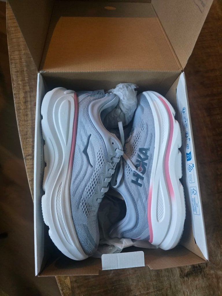 Hoka Bondi 9 - NIEUW IN DOOS - Maat 38 2/3 (US 7) - Dames, Overige merken, Hardloopschoenen, Nieuw, Ophalen of Verzenden